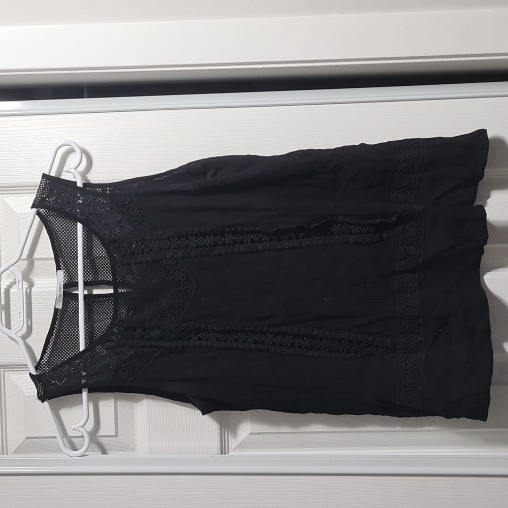 ⚫️🔴Acemi sleeveless floral black lace top size